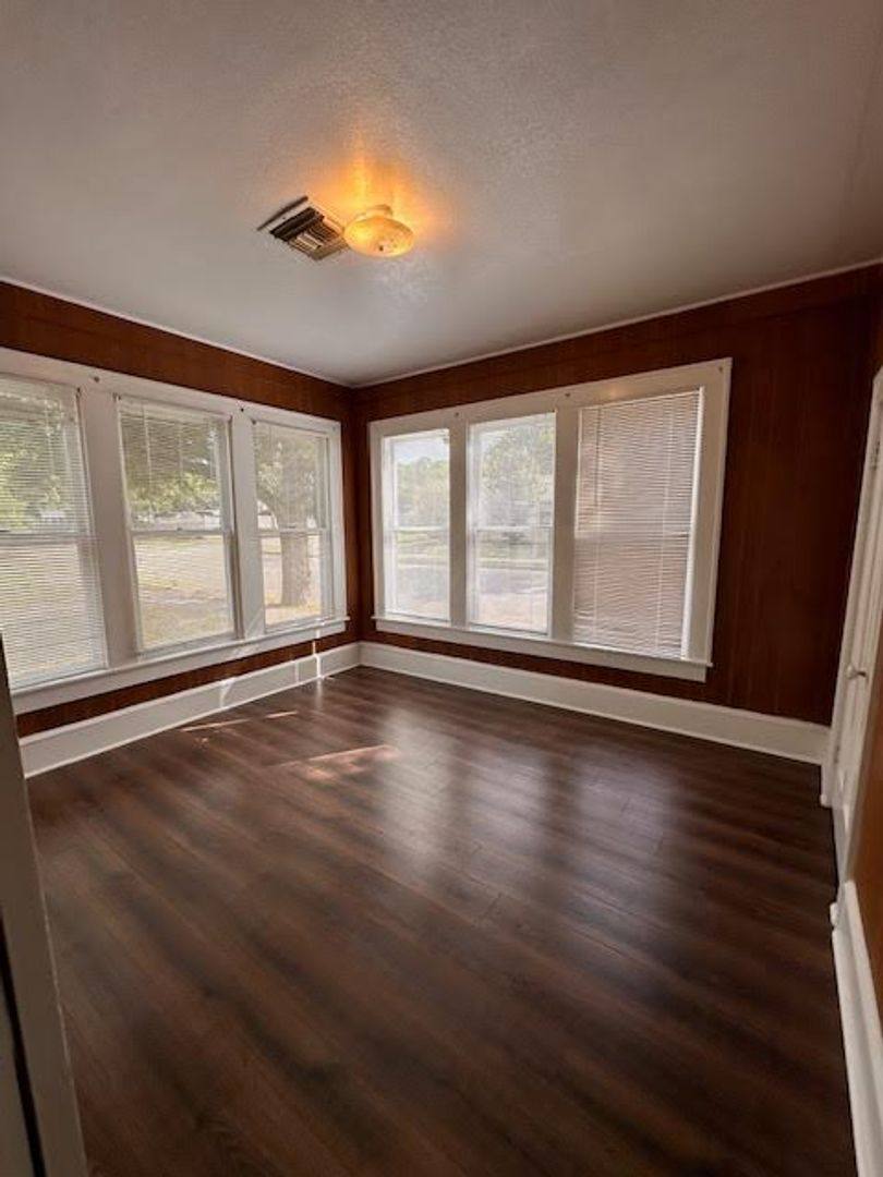 House for rent at 2724 Bosque Blvd, Waco, TX 76707