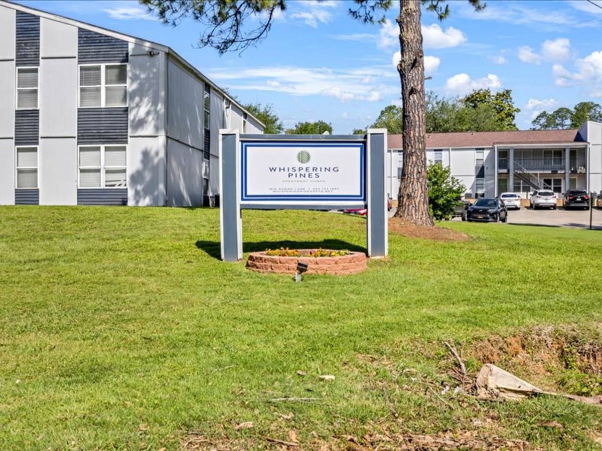 Apartment for rent at 1010 Sugar Lane, Palestine, TX 75801