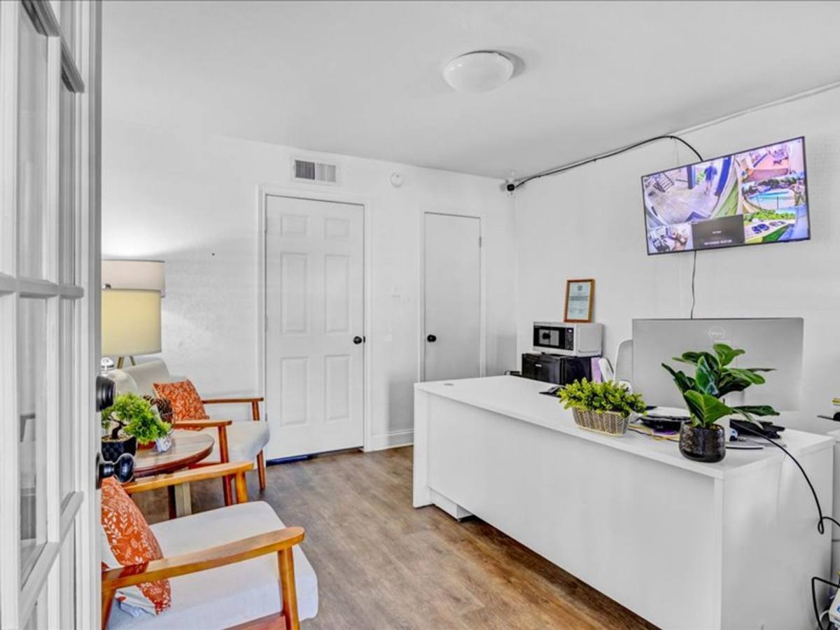 Apartment for rent at 1010 Sugar Lane, Palestine, TX 75801