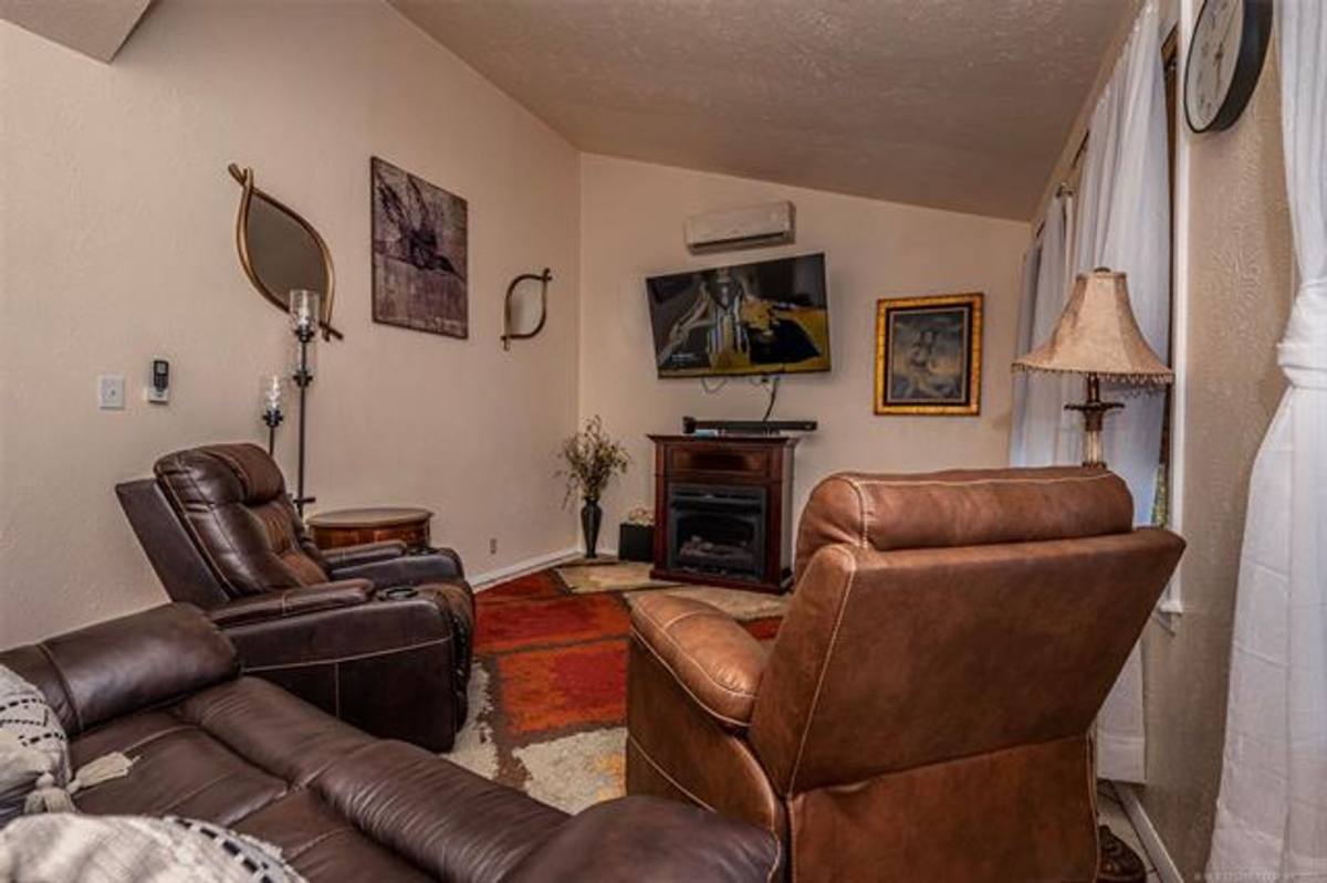 House for rent at 5472 S Highway 377, Kingston, OK 73439