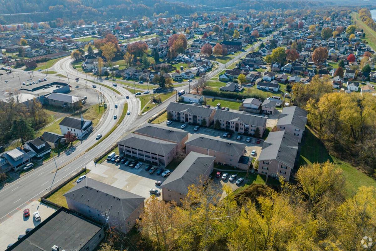 Apartment for rent at 2956 Auburn Rd, Huntington, WV 25704