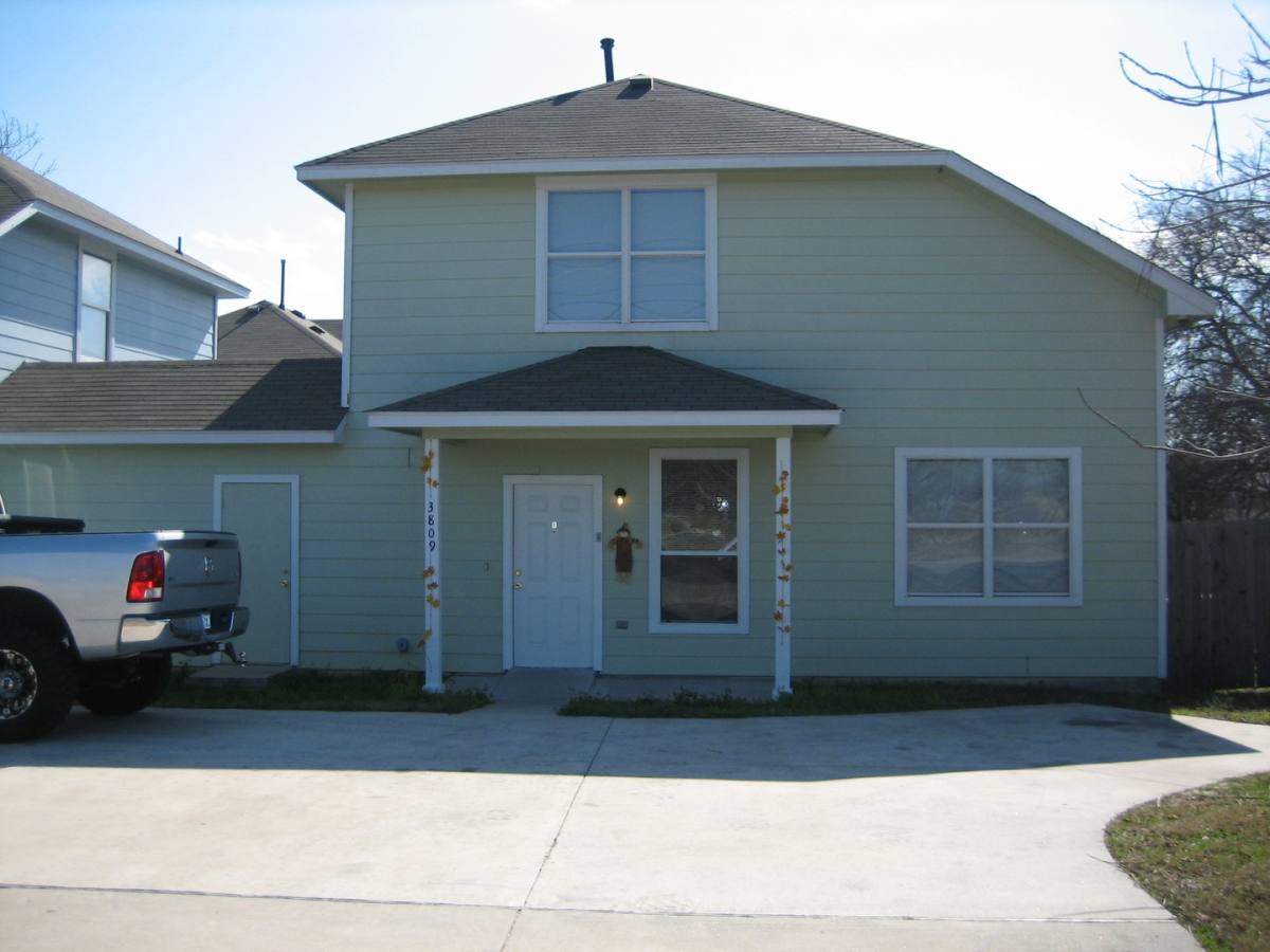 Apartment for rent at 3809 E Martin Luther King Jr Blvd, Austin, TX 78721