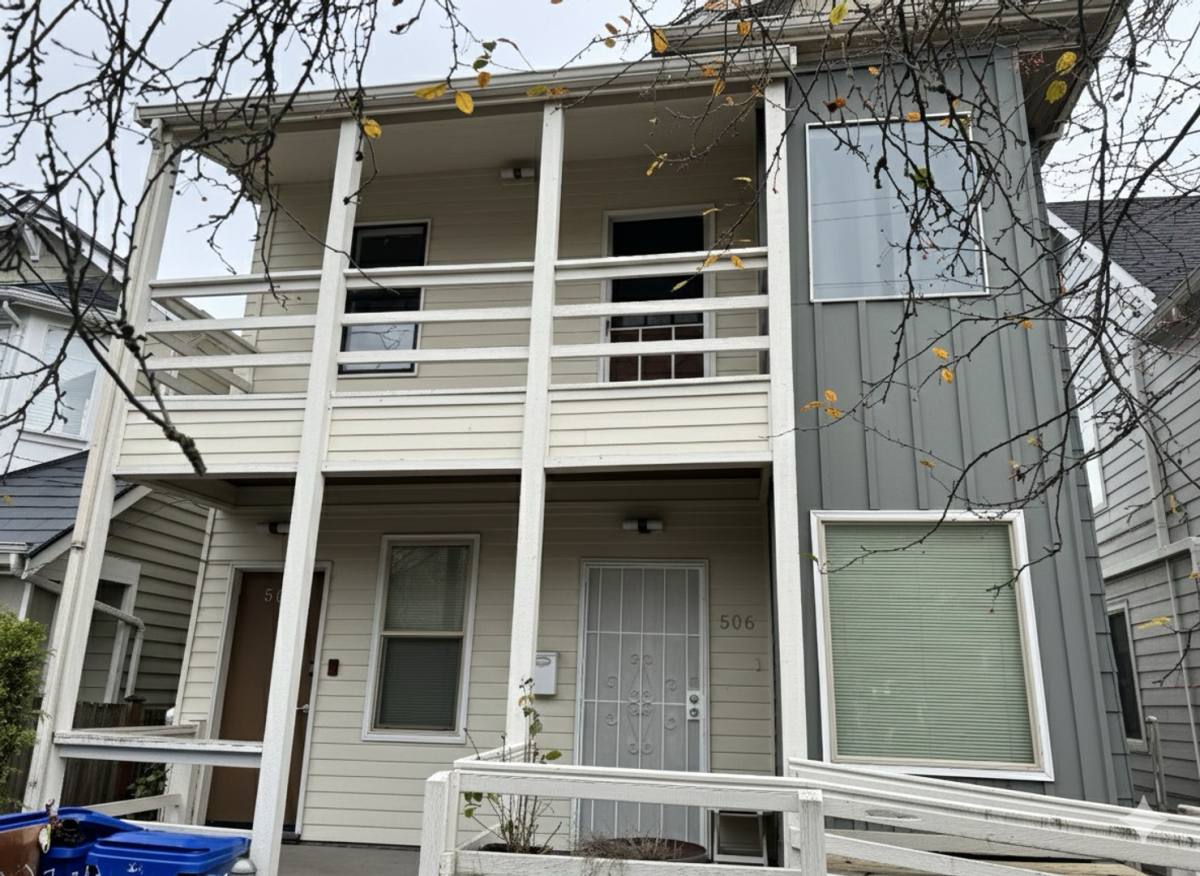 Townhouse for rent at 506 20th Ave, Seattle, WA 98122