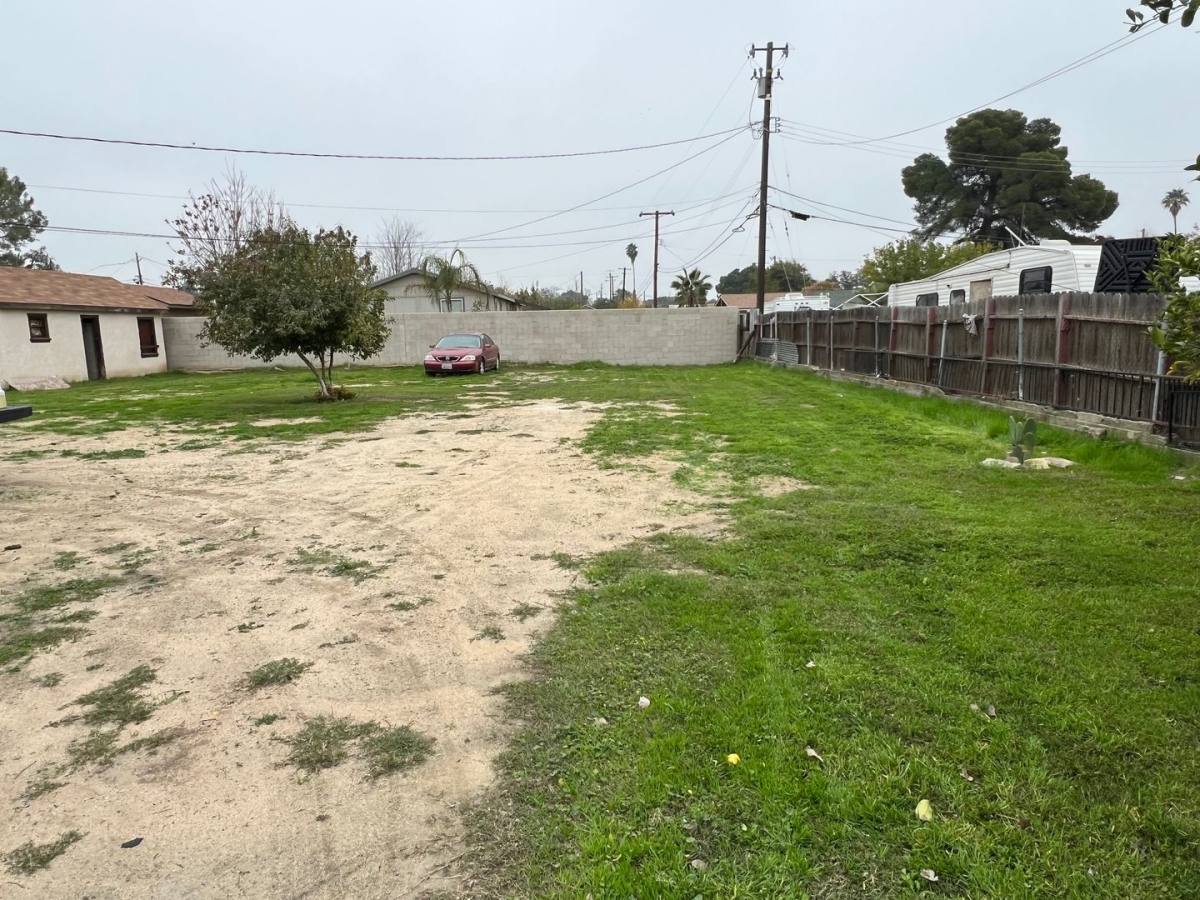 House for rent at 925 Pesante Rd, Bakersfield, CA 93306