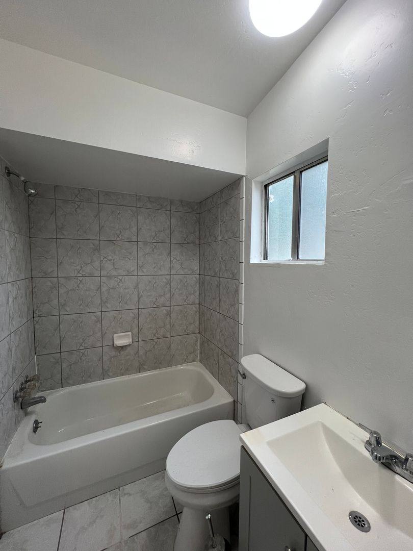 House for rent at 925 Pesante Rd, Bakersfield, CA 93306