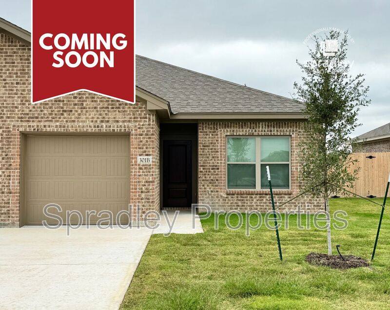 Townhouse for rent at 301B Juniper Dr, Troy, TX 76579