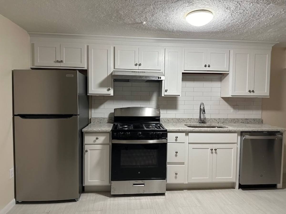 Apartment for rent at 362 Centre St, Quincy, MA 02169