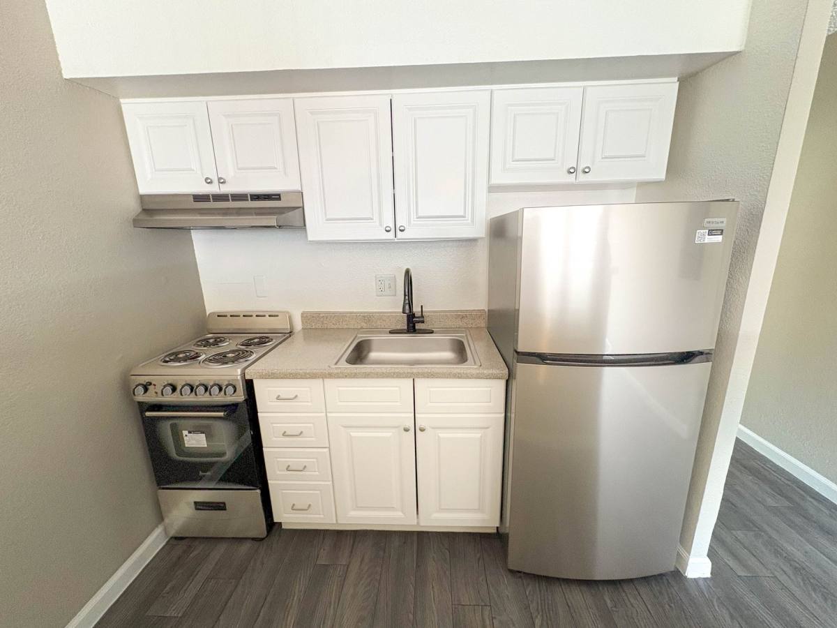 Apartment for rent at 110 N 15th St, Las Vegas, NV 89101