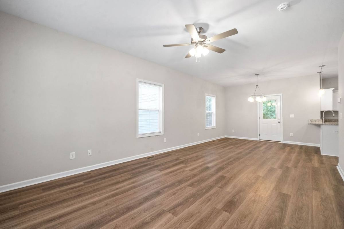House for rent at 945 Cumberland Dr, Clarksville, TN 37040