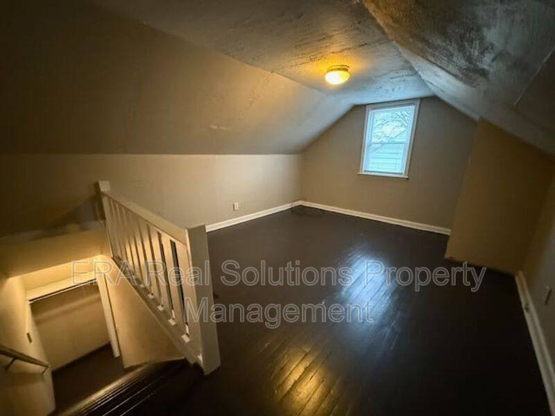 Apartment for rent at 68 N Waverly St, Columbus, OH 43213