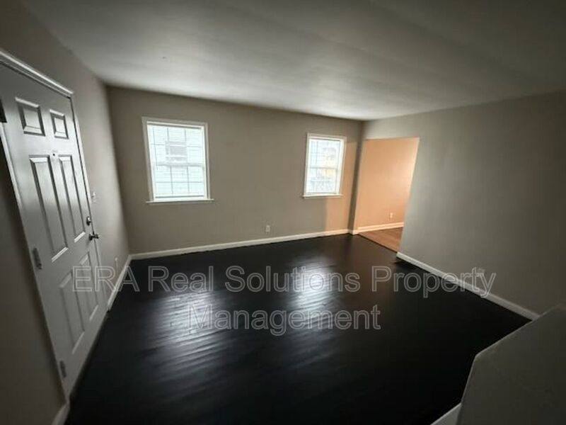 Apartment for rent at 68 N Waverly St, Columbus, OH 43213