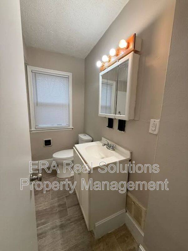 Apartment for rent at 68 N Waverly St, Columbus, OH 43213