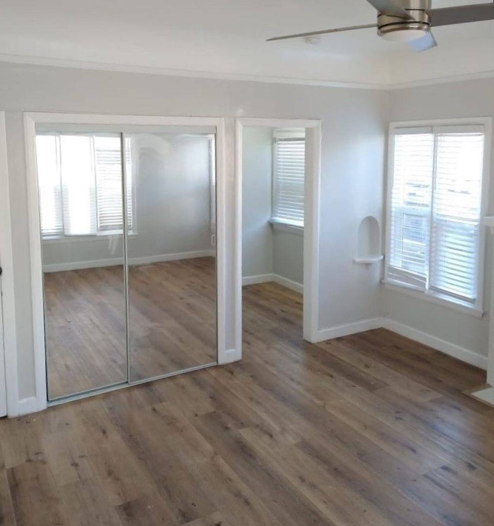 Apartment for rent at 837-839 W 43rd Place, Los Angeles, CA 90037