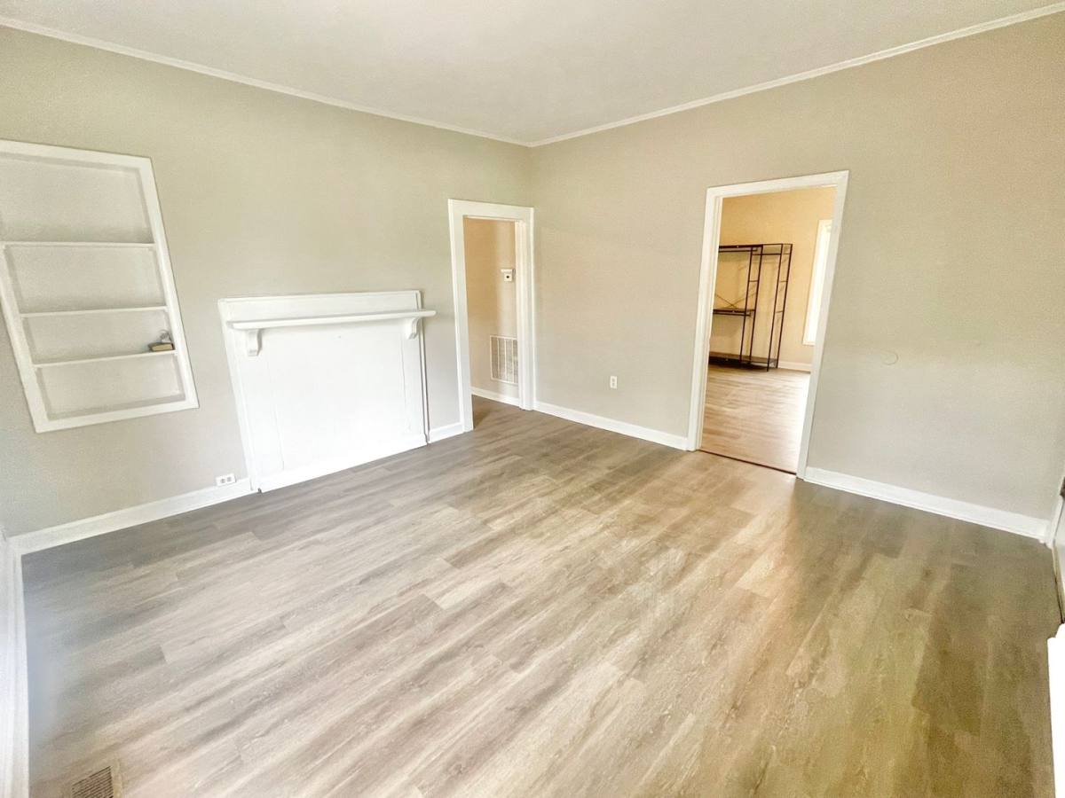 Apartment for rent at 1004 Highland Ave, Greensboro, NC 27403