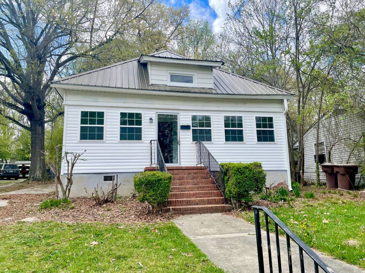 Apartment for rent at 1004 Highland Ave, Greensboro, NC 27403