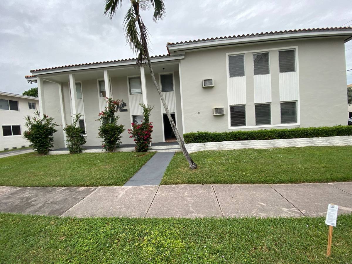 Apartment for rent at 101 Antiquera Ave, Miami, FL 33134