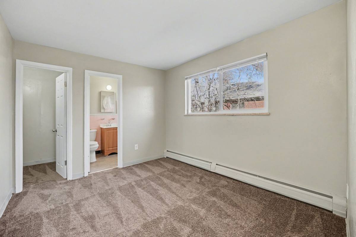 Apartment for rent at 1951 Clinton St, Aurora, CO 80010