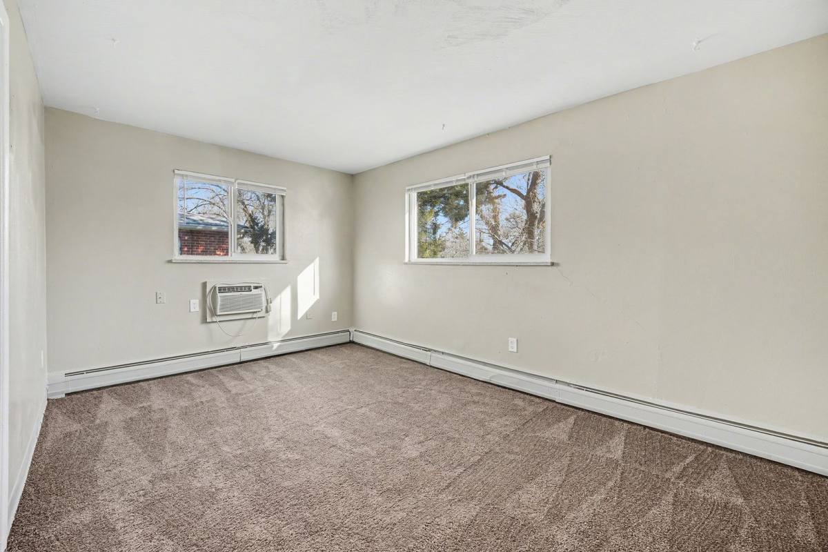 Apartment for rent at 1951 Clinton St, Aurora, CO 80010