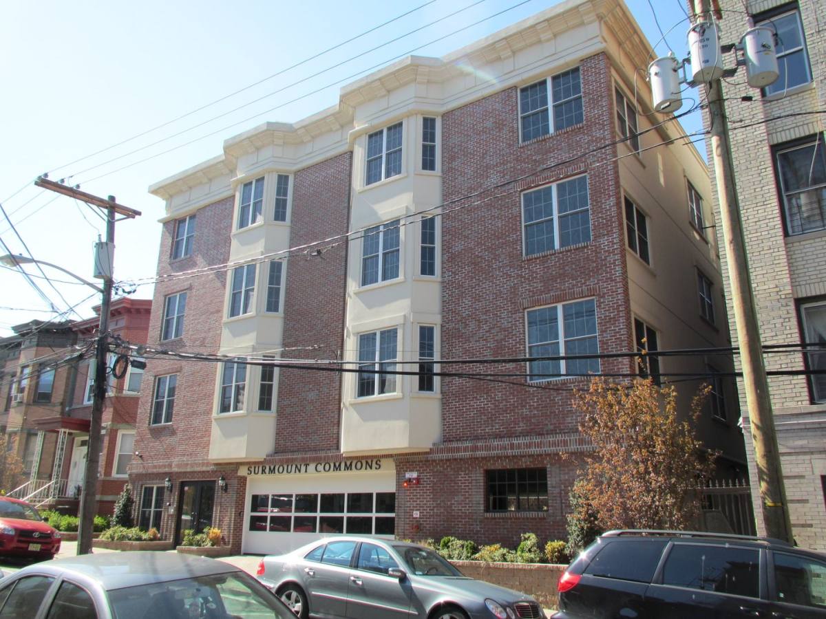 Apartment for rent at 77-46th St, Weehawken, NJ 07086