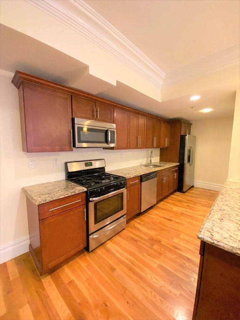 Apartment for rent at 77-46th St, Weehawken, NJ 07086