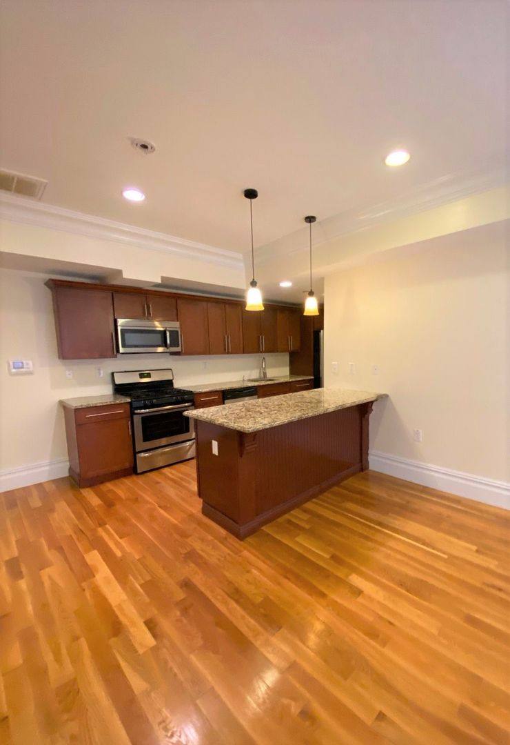 Apartment for rent at 77-46th St, Weehawken, NJ 07086