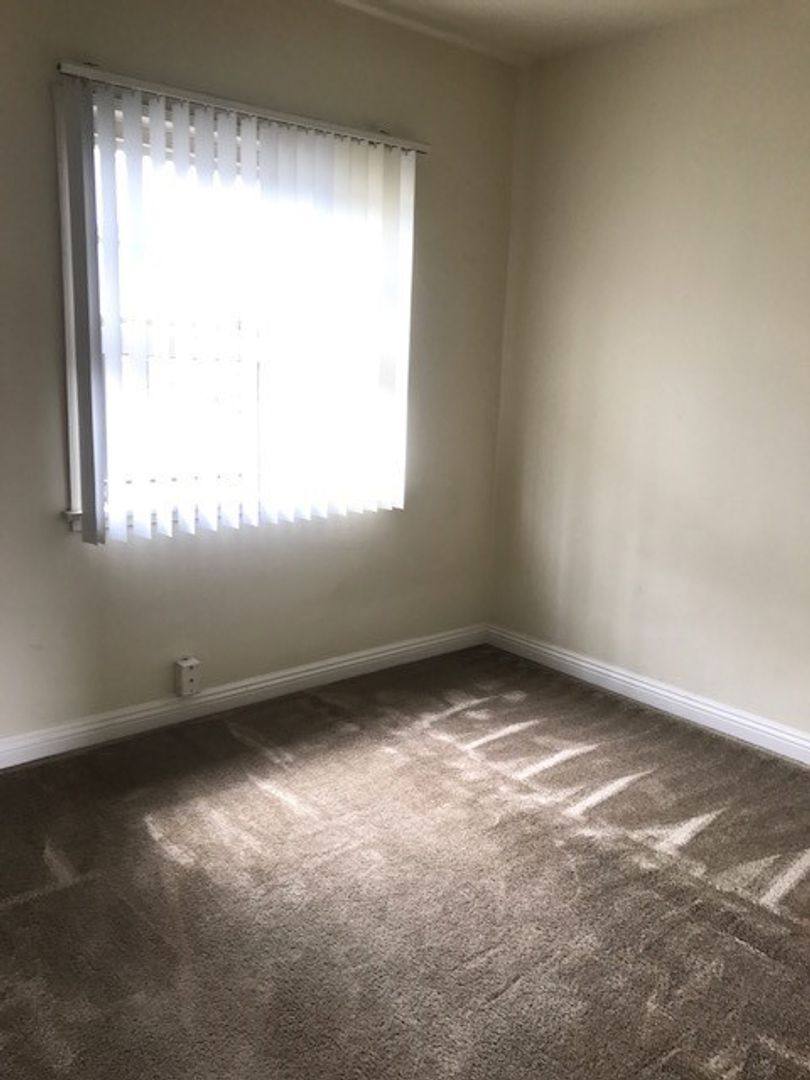 Apartment for rent at 22 E 52nd St, Long Beach, CA 90805