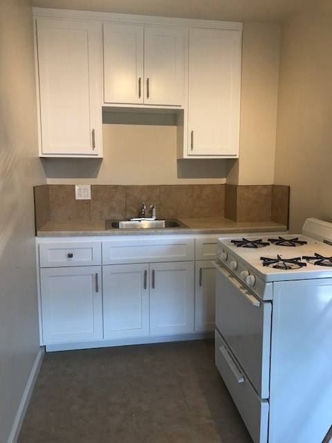 Apartment for rent at 22 E 52nd St, Long Beach, CA 90805