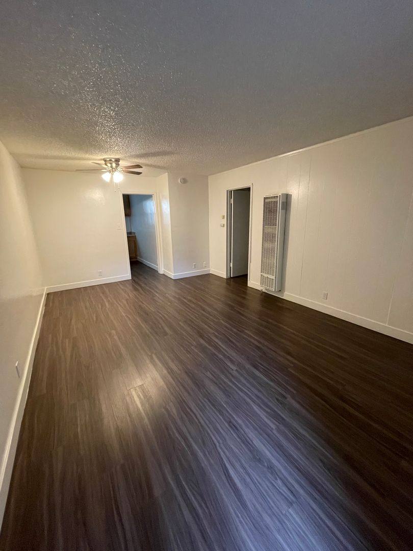 Apartment for rent at 1120 Chestnut Ave, Long Beach, CA 90813
