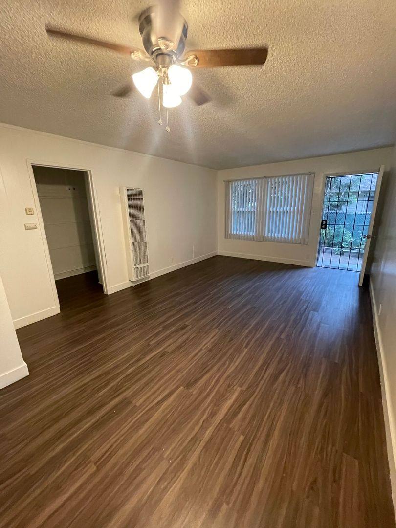 Apartment for rent at 1120 Chestnut Ave, Long Beach, CA 90813