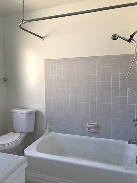 Apartment for rent at 2066 Cedar Ave, Long Beach, CA 90806