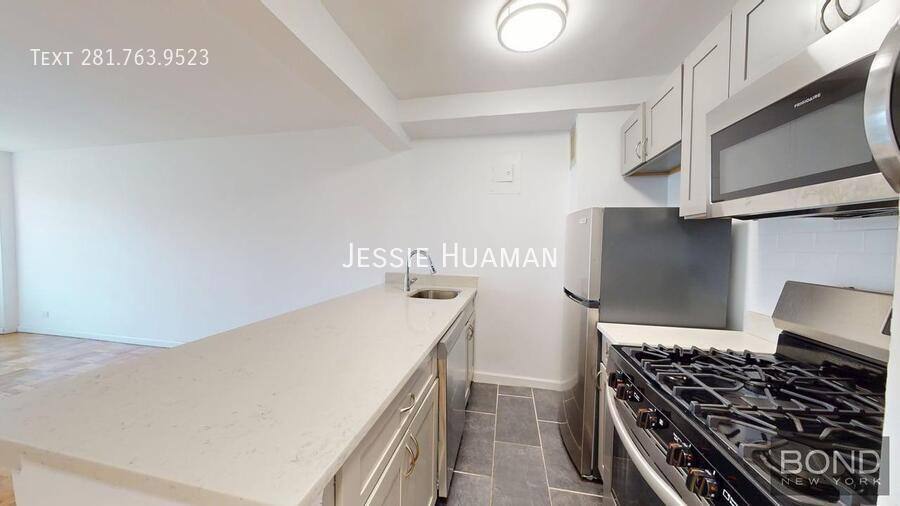 Apartment for rent at 33 Greenwich Ave #7, New York, NY 10014