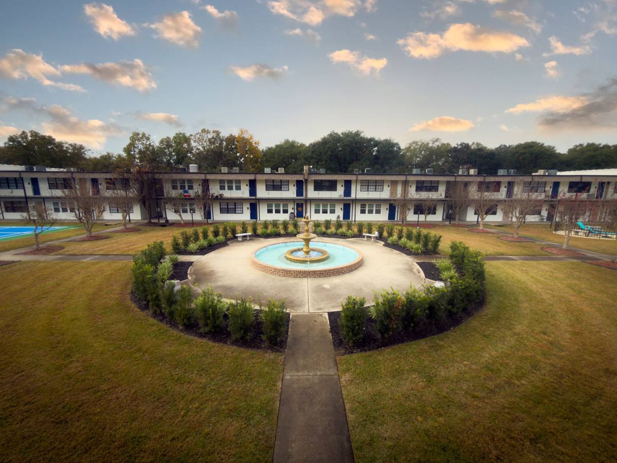 Apartment for rent at 6601 Dorchester Rd, North Charleston, SC 29418
