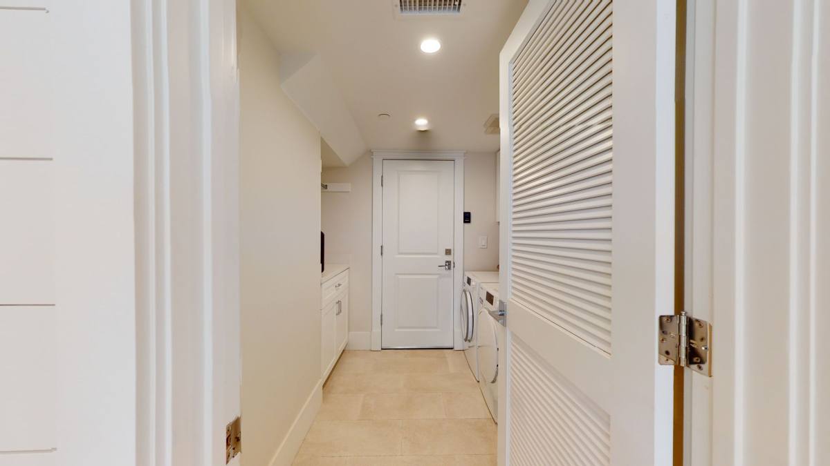 Apartment for rent at 958 F Ave, Coronado, CA 92118