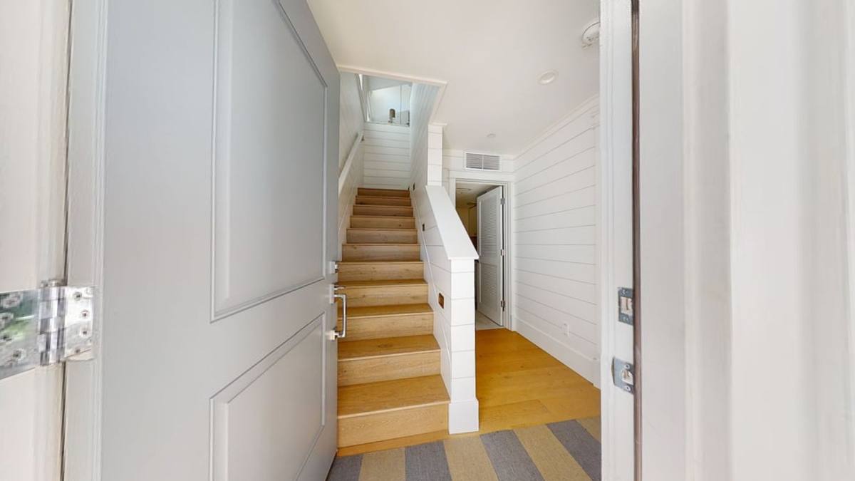Apartment for rent at 958 F Ave, Coronado, CA 92118