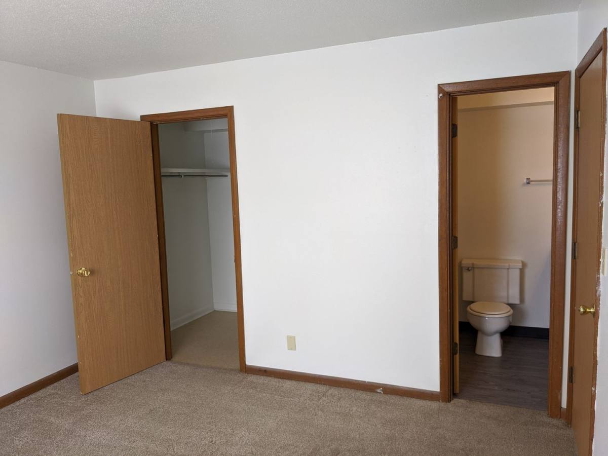 Apartment for rent at 2718 Wayne Ave, Iowa City, IA 52240