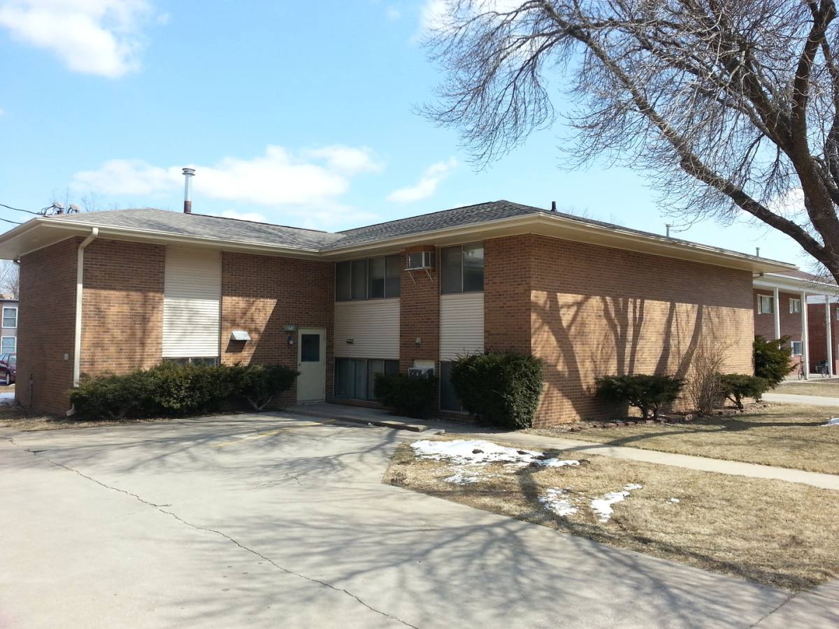 Apartment for rent at 2718 Wayne Ave, Iowa City, IA 52240