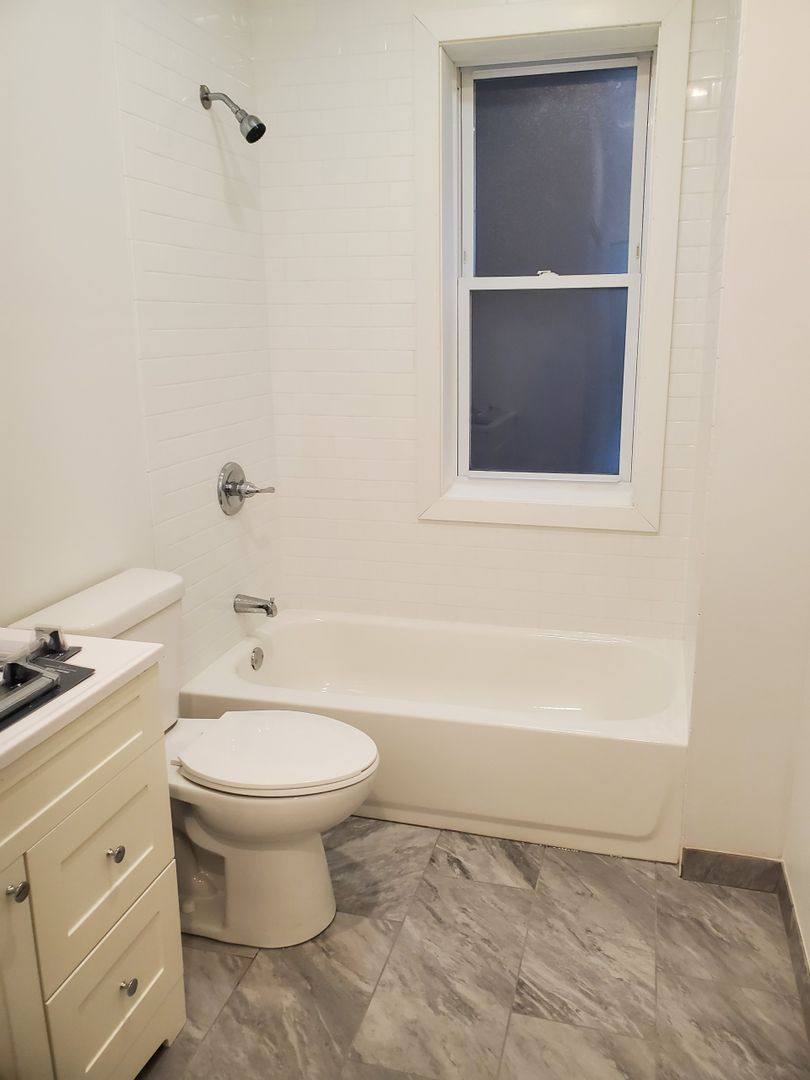 Apartment for rent at 5027 W Washington, Chicago, IL 60644