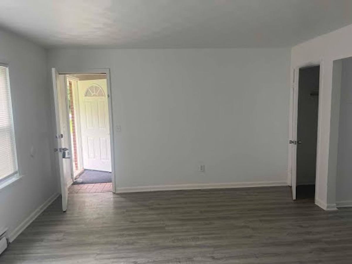 Apartment for rent at 100 Navaho Court, Radcliff, KY 40160