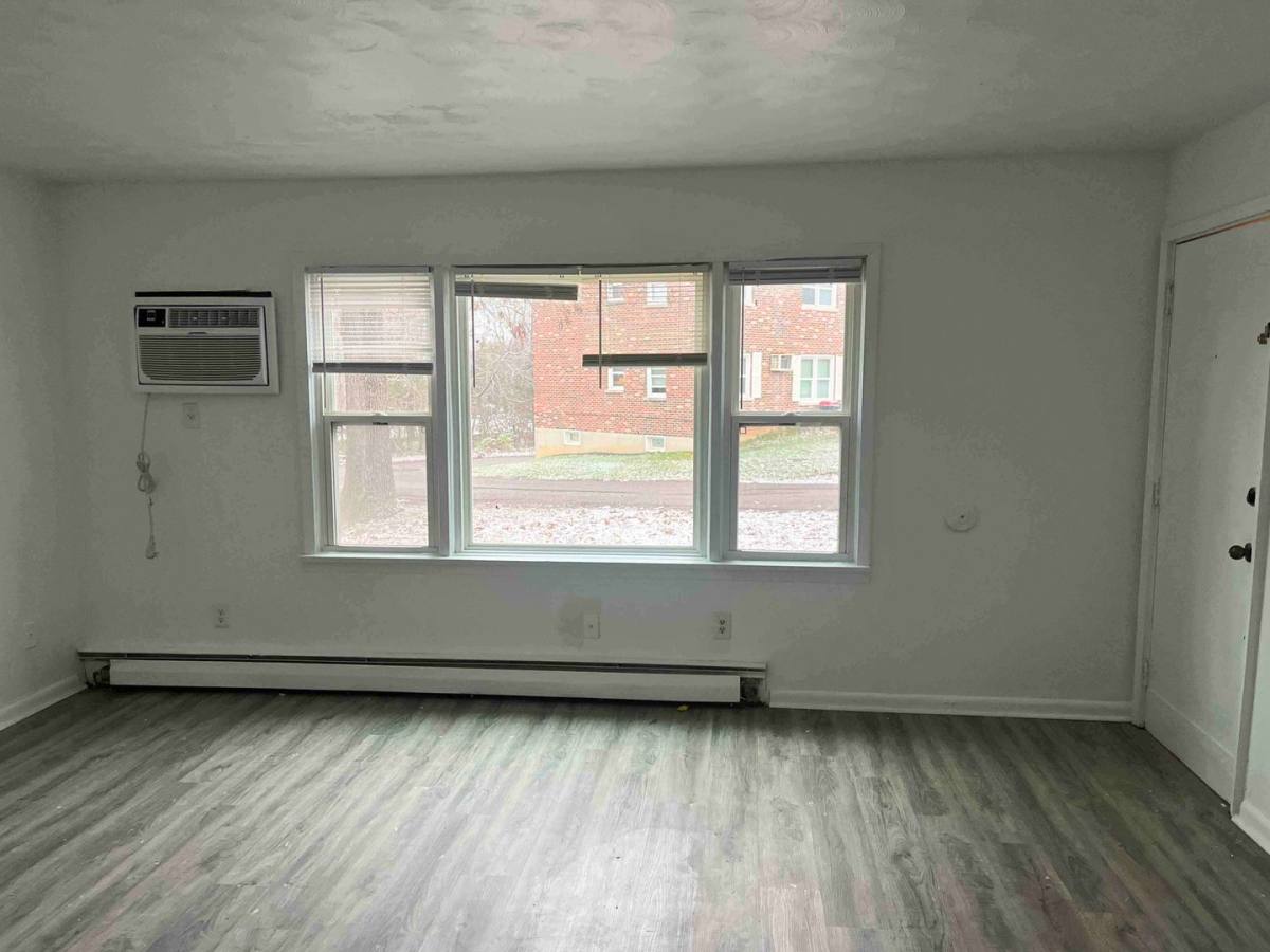 Apartment for rent at 100 Navaho Court, Radcliff, KY 40160