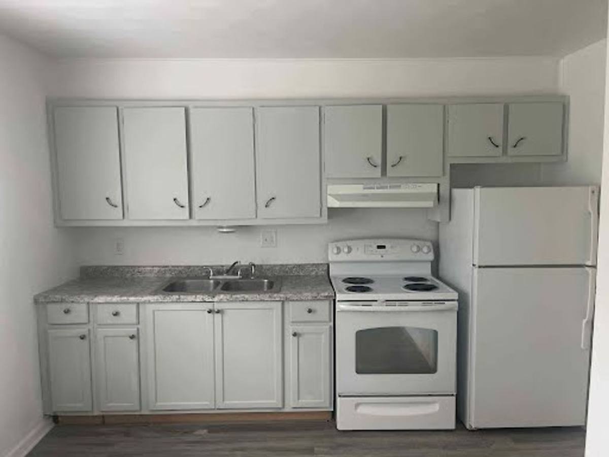 Apartment for rent at 100 Navaho Court, Radcliff, KY 40160