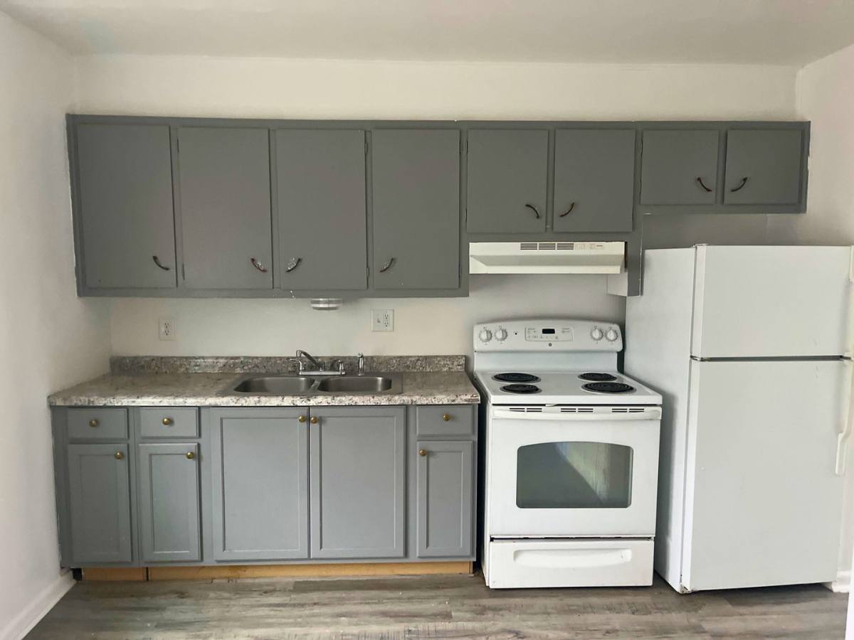 Apartment for rent at 100 Navaho Court, Radcliff, KY 40160