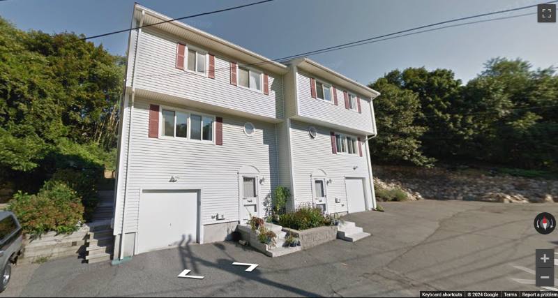 Townhouse for rent at 24 Valley Rd, Lynn, MA 01902