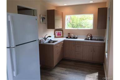 Apartment for rent at 11771 Laurelwood Dr, Studio City, CA 91604