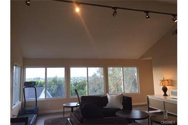 Apartment for rent at 11771 Laurelwood Dr, Studio City, CA 91604