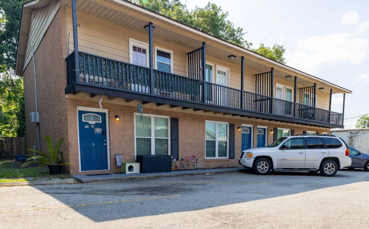 Apartment for rent at 1370 Remount Rd, Charleston, SC 29406