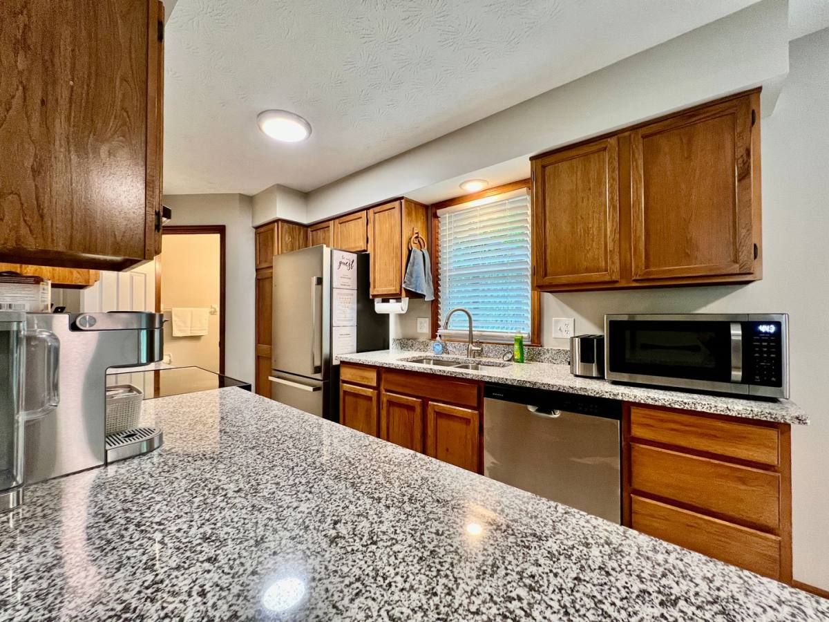 House for rent at 6429 Cincinnati Dayton Rd #B, Middletown, OH 45044