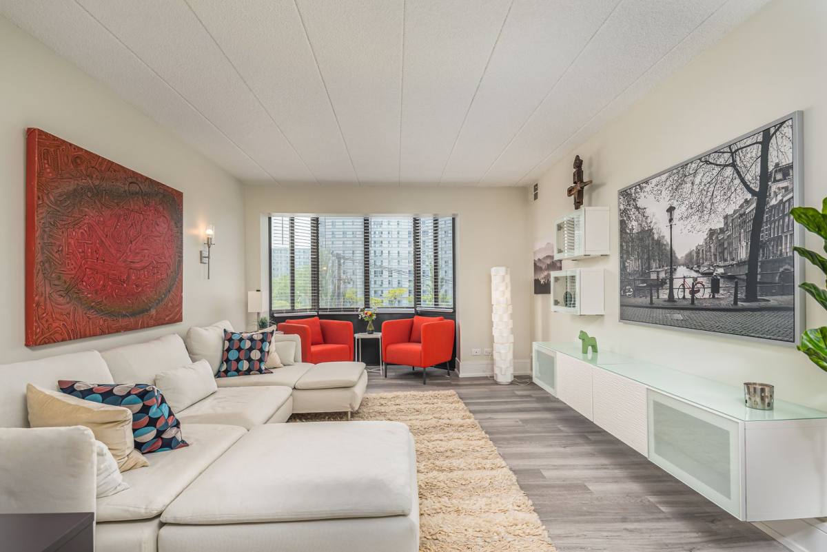 Apartment for rent at 3423 S Cottage Grove Ave, Chicago, IL 60616
