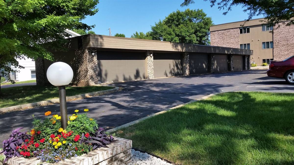 Apartment for rent at 3901 & 3909 S Cathy, Sioux Falls, SD 57106