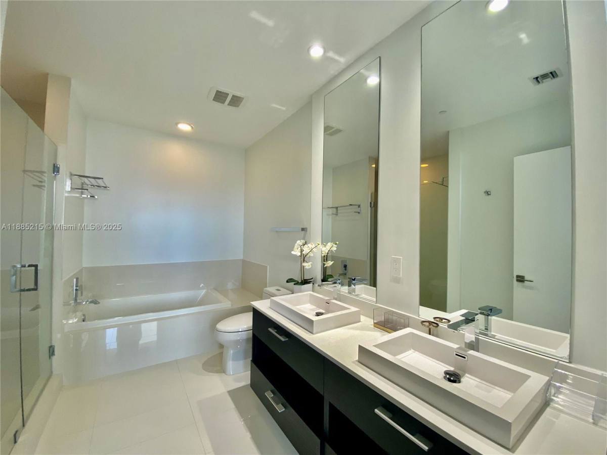 Apartment for rent at 55 SW 9th St, Miami, FL 33130