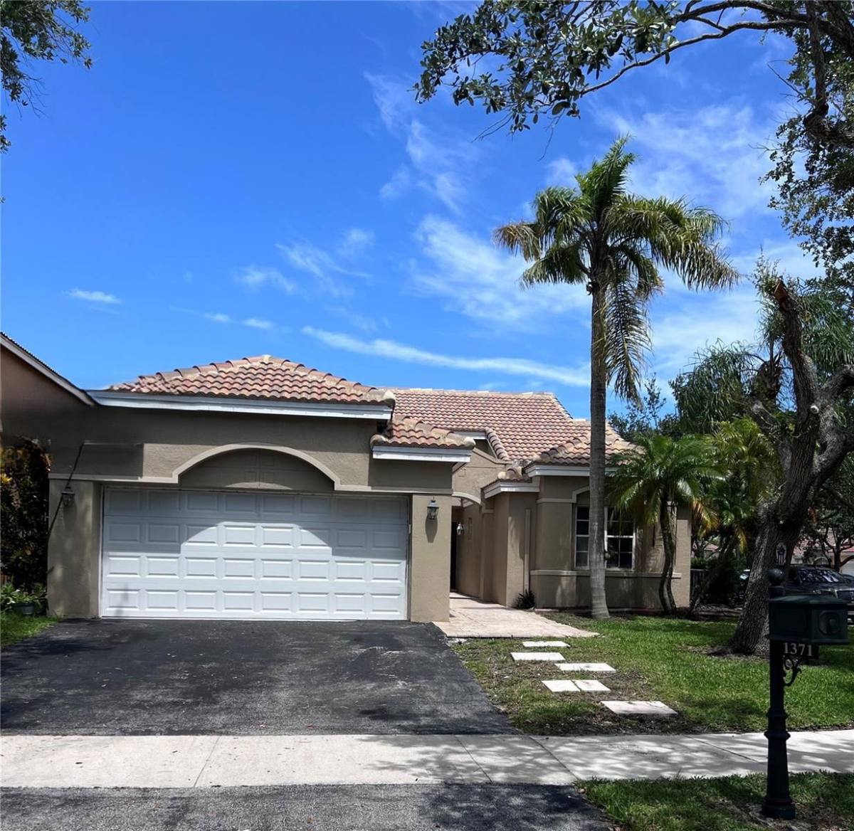 House for rent at 1371 Bayview Circle, Fort Lauderdale, FL 33326